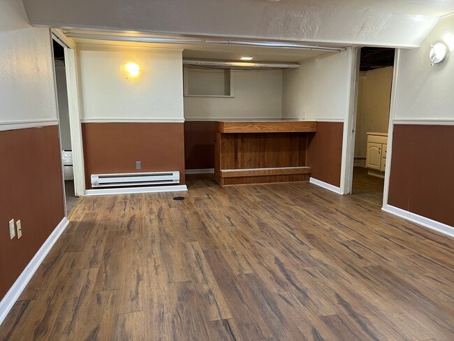 Building Photo - 562 Foltz Dr