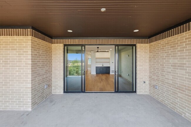 Building Photo - 404 Vista Buena Trl