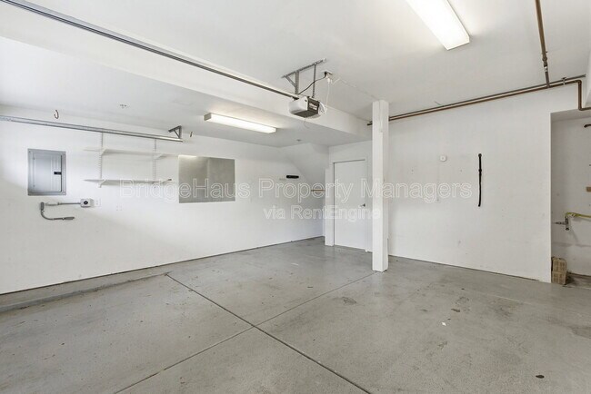 Building Photo - 4147 Bachman Pl