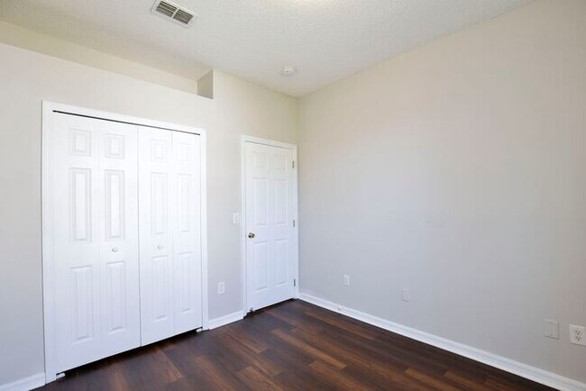 Building Photo - Lovely 3/2 Spacious Home and a 2 Car Garage in Deans Reserve - Orlando!