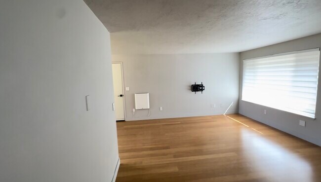 Family Room w/ TV Mount - 6310 Olympic Dr