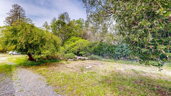 Building Photo - Adorable West County One Bedroom Cottage