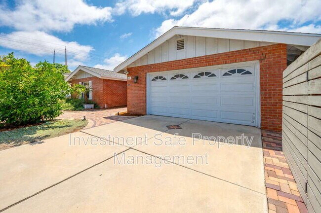 Building Photo - 6051 Bounty St