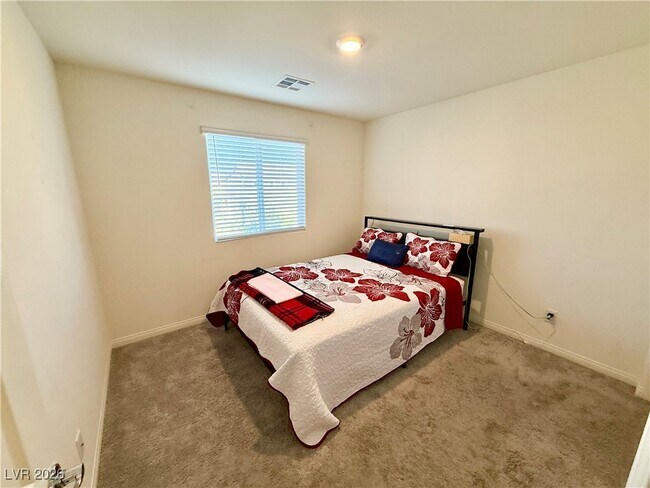 Building Photo - 10939 Cheshire Wds Ave