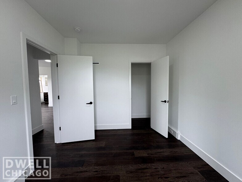 Building Photo - 1553 W Hollywood Ave