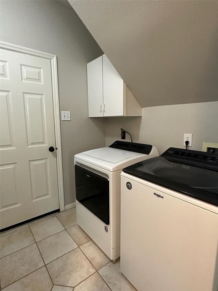 Building Photo - 35 N York Gate Ct