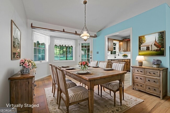 Building Photo - 127 Circle H Dr