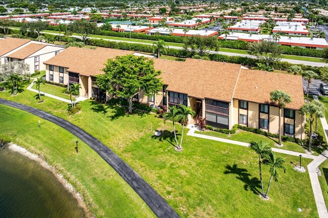 Building Photo - 826 Sky Pine Way