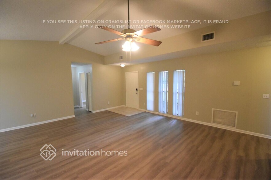 Building Photo - 14734 Oak Vine Dr