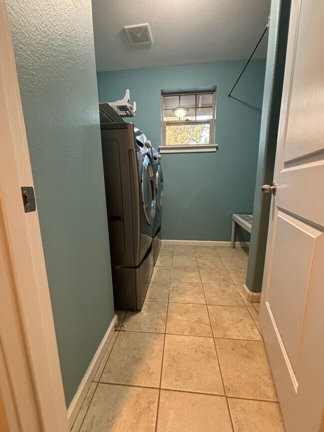 Building Photo - 61208 Brittle Bush St