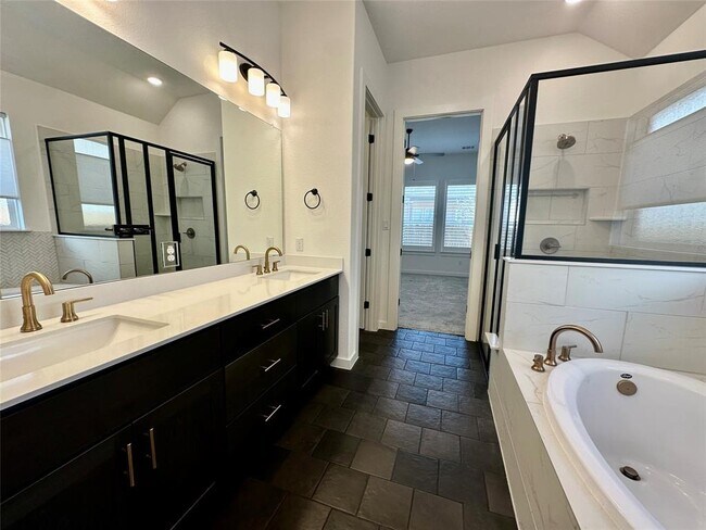 Building Photo - 111 Comfort Maple Ln