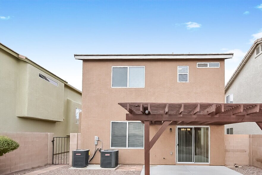 Building Photo - 9716 N Fast Elk St