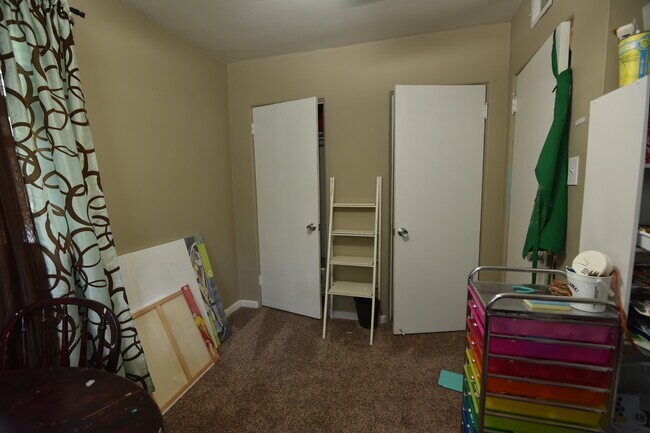 Building Photo - 4 Faris Cir