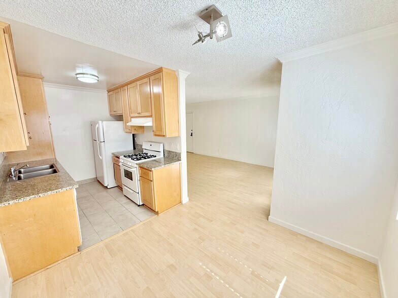 Building Photo - 1534 11th St