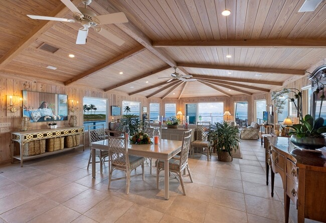 Building Photo - 264 Harbor Dr