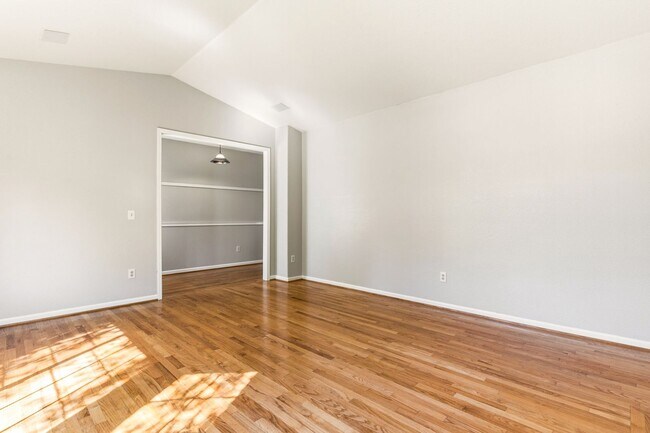 Building Photo - Expansive Valley Views & Private Living in Castro Valley - 4BD/3BA Exec Home