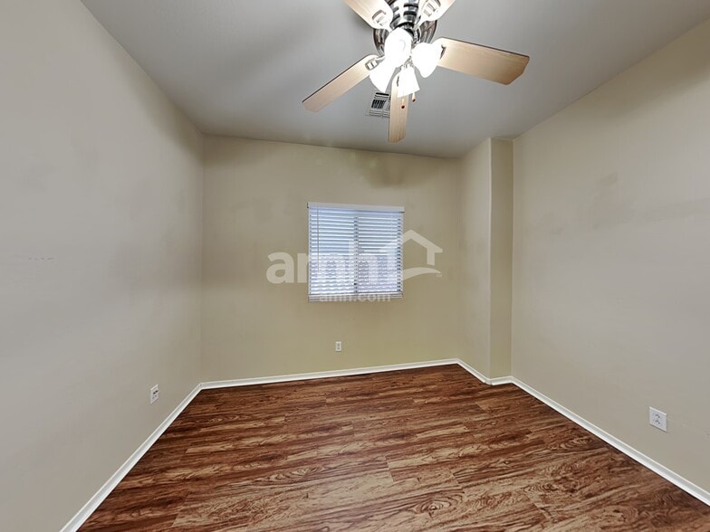 Building Photo - 17646 W Bridger St