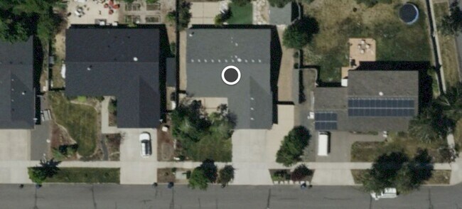 Building Photo - Spacious Westside 3-Bdrm + office & fenced yard!