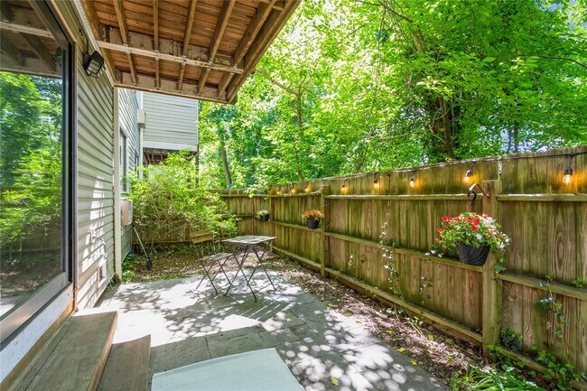 Building Photo - 28 Hillside Terrace