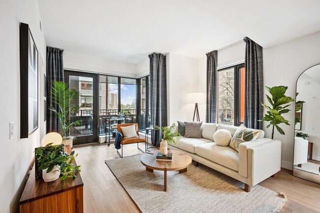 Building Photo - Reva