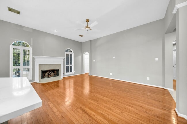 Building Photo - 34 Sparklewood Pl