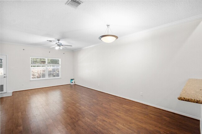 Building Photo - 111 Harbour Town Cir