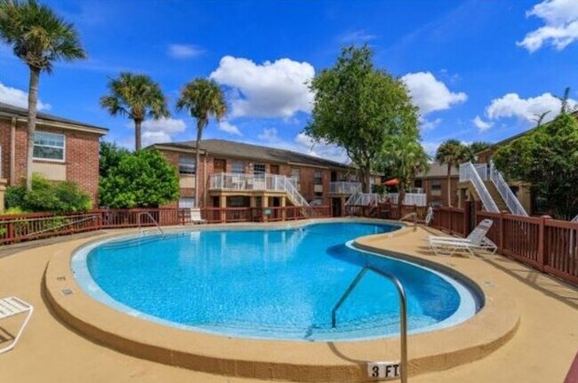 Building Photo - Effortless lifestyle starts here – Upgraded 1Bedroom 1Bath condo-unit!