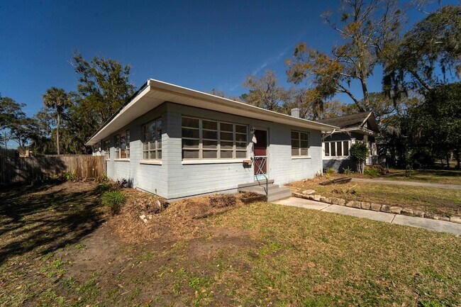 Building Photo - 64 Fullerwood Dr