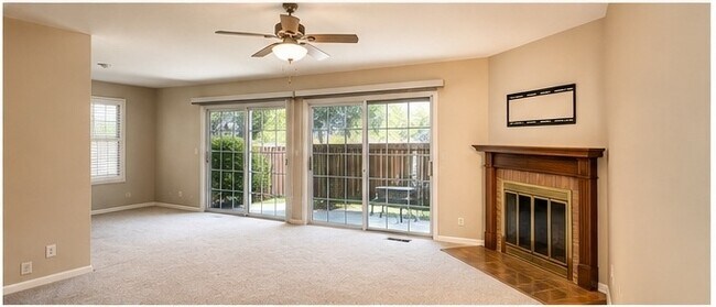 Building Photo - 1671 Grosvenor Cir