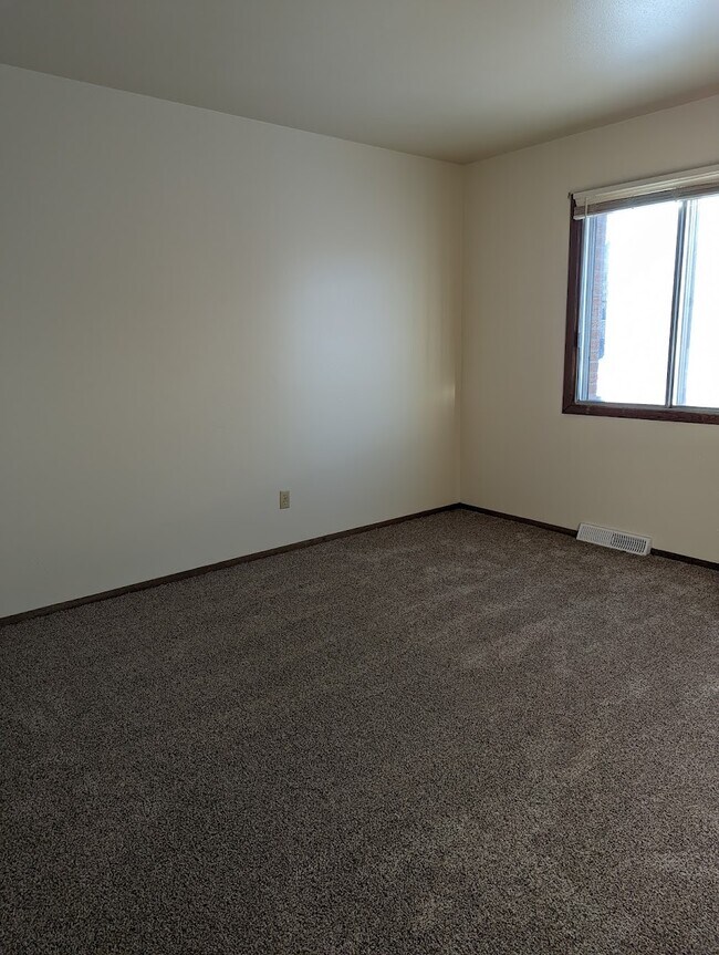 Building Photo - 5674 N 99th St