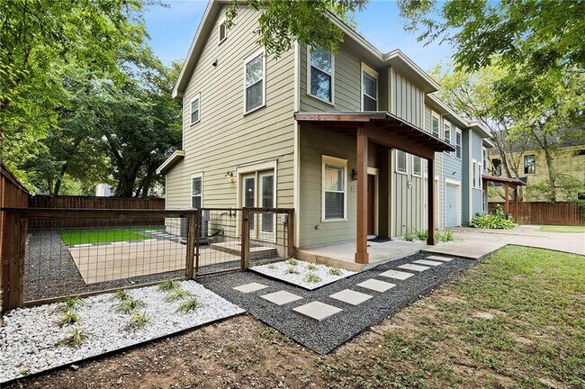 Building Photo - 3207 Holton St