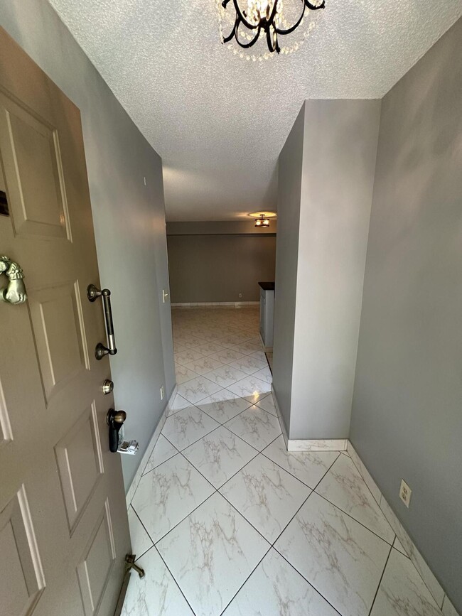 Building Photo - 14905 Wedgefield Dr