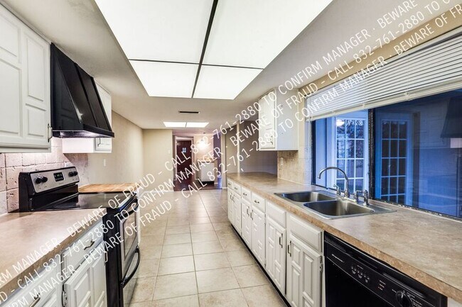 Building Photo - 3121 Fieldview Dr