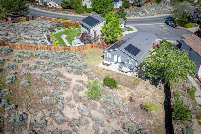 Building Photo - 1550 Carousel Ct