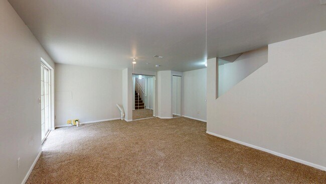 Building Photo - 3042 Barclay Way