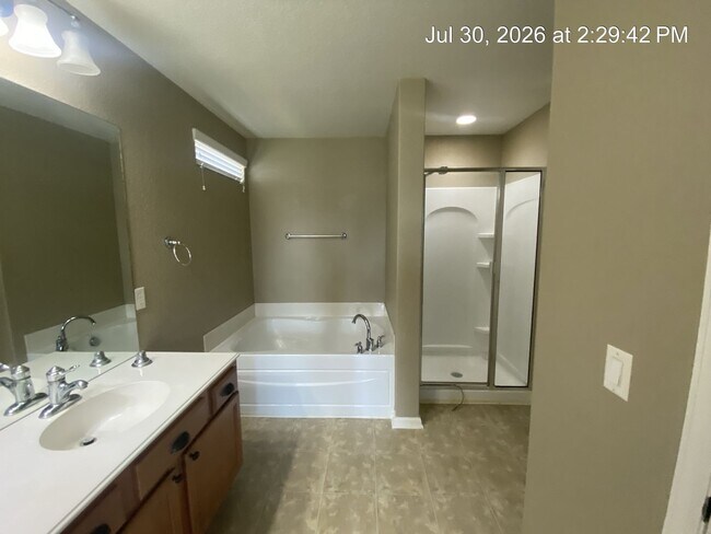 Building Photo - 3 Bedroom/2 Bath Encino Ridge Subdivision