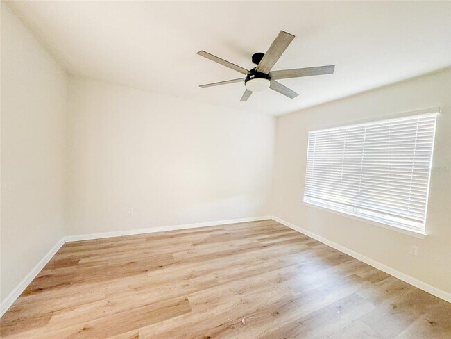 Building Photo - 8815 Sunshower Pl