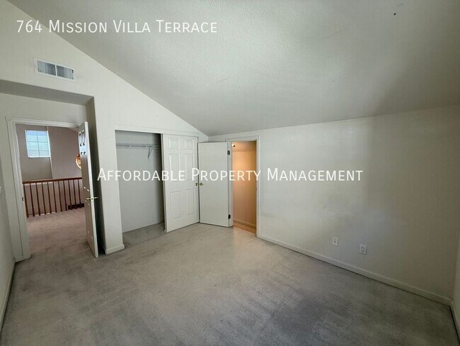 Building Photo - 764 Mission Villa Terrace
