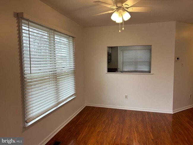 Building Photo - 1307 N Glen Dr