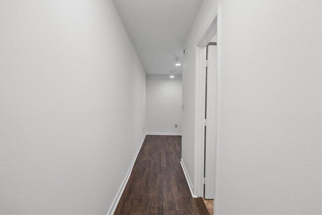 Building Photo - 1205 Natchez Trce SW