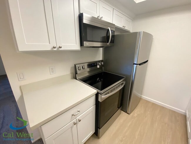 Building Photo - 315 Bellerose Dr