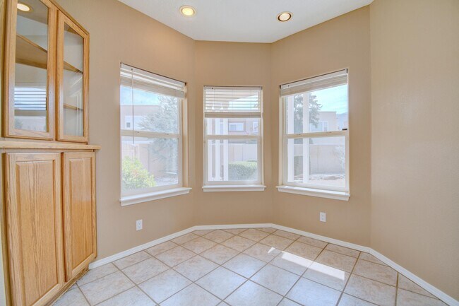 Building Photo - 5809 Vulcan Vista Dr NE
