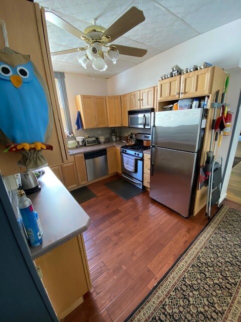 Kitchen - 113 S Lake Ave