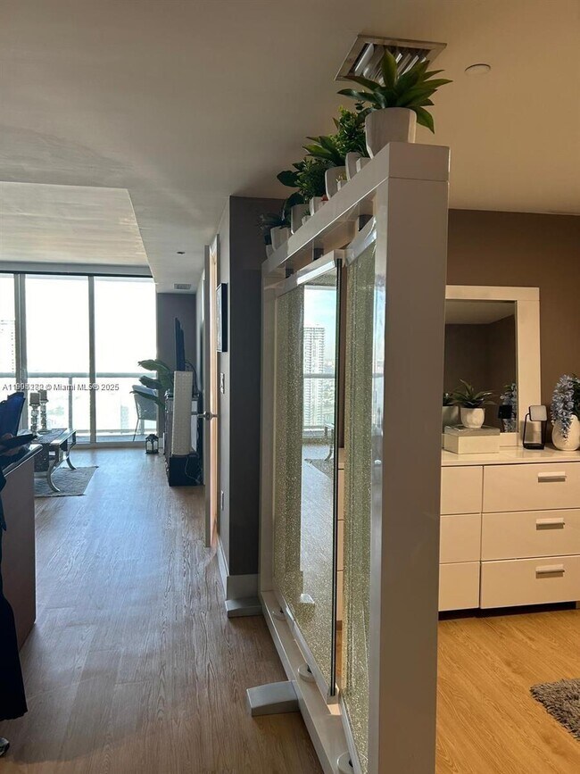 Building Photo - 50 Biscayne Blvd