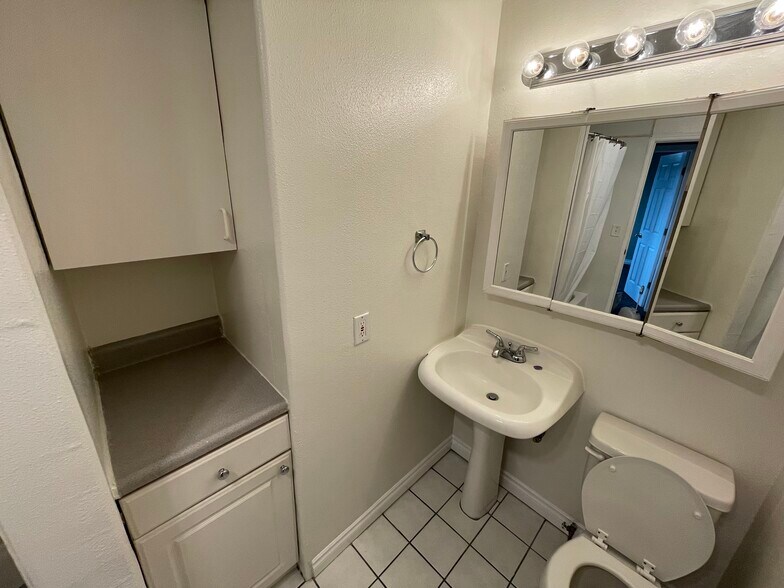 bathroom storage - 4368 Imperial Dr