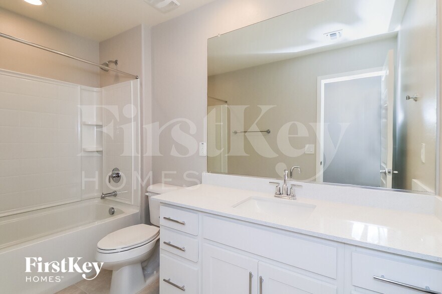 Building Photo - 2927 N Athena