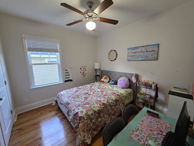 Building Photo - 2521 Lantana Ln