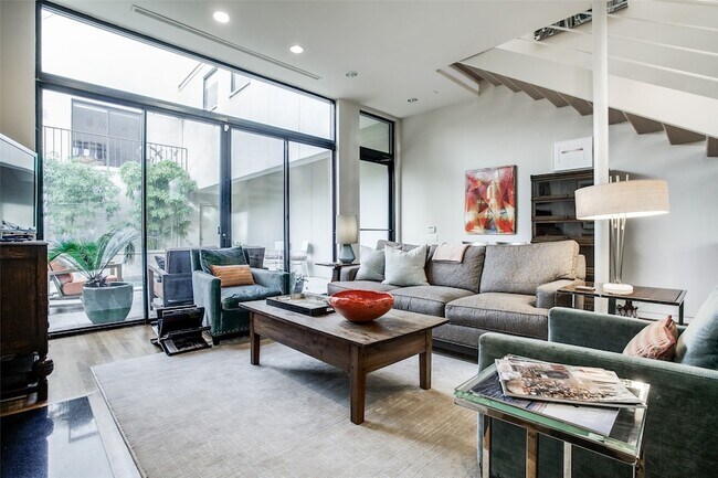 Building Photo - 4114 Normandy Ave