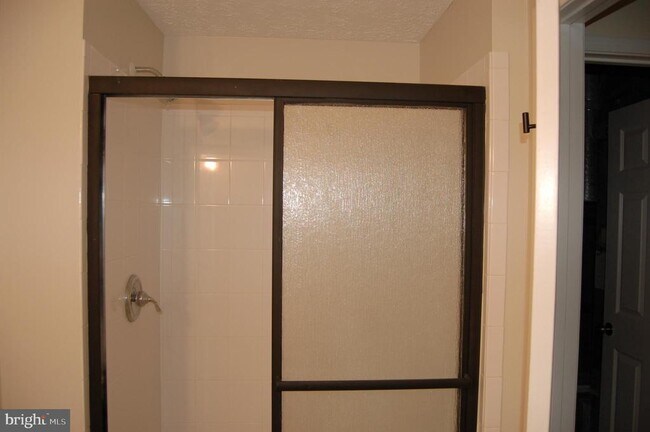 Building Photo - 9114 Aspenpark Ct