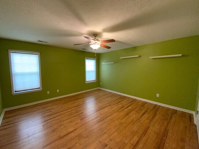 Building Photo - Beautiful 3 bedroom, 2 bath unfurnished home in Neighborhoods of Holly Ridge